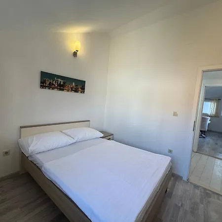 Romantic Getaway Near The Harbor Apartament *