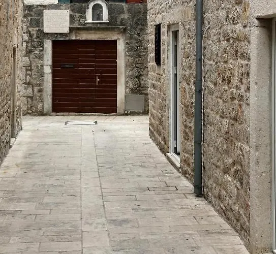Romantic Getaway Near The Harbor *